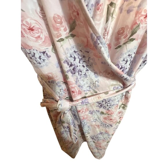 Caden Lane Henlee’s Hydrangea Women's Robe - Picture 3 of 4